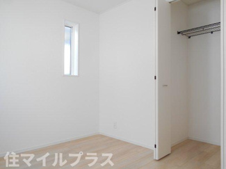 【洋室】 | 福島市松川町新築一戸建て4棟 | 明るい洋室です