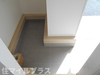 【玄関】 | 福島市松川町新築一戸建て4棟 | 収納もある玄関です