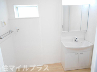 【独立洗面台】 | 福島市松川町新築一戸建て4棟 | 独立洗面台、小物を置くことができて便利です