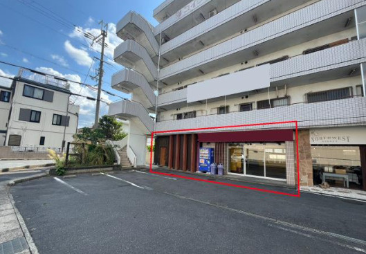 大津市萱野浦の店舗事務所の外観