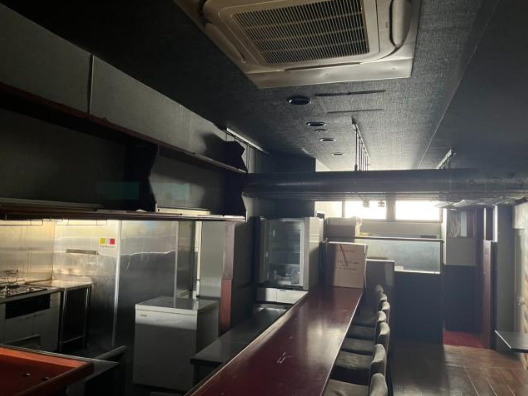 大津市萱野浦の店舗事務所の内装