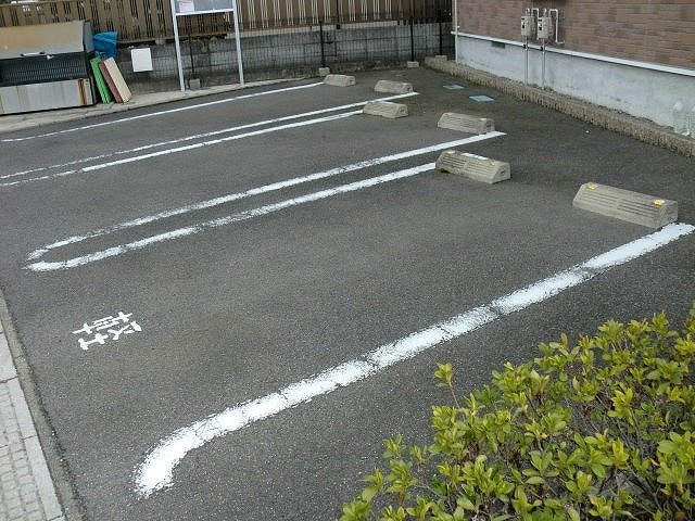 プリムローズＡの駐車場