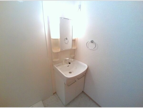 リーリエ・グランシャリオ　グランシャリオの洗面所|洗面所です