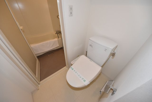 大阪市西区新町１丁目の賃貸マンションのトイレ