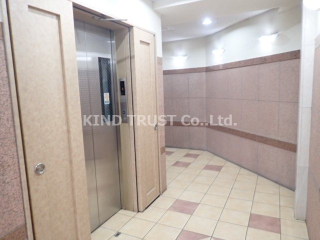 ビガーポリス101扇町のロビー|エレベーターです