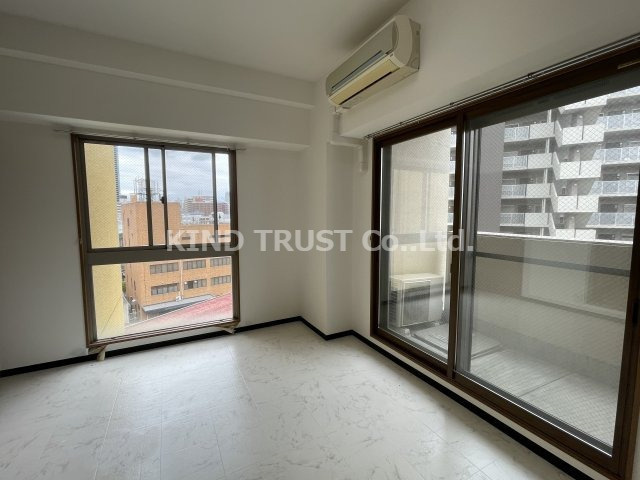 ビガーポリス101扇町の居間・リビング