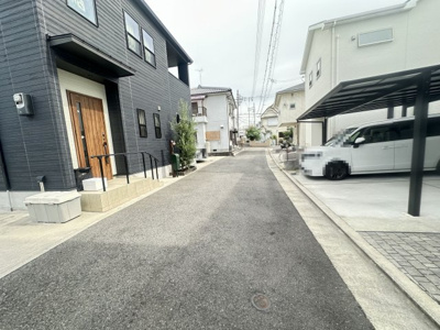【前面道路含む現地写真】 | 和泉市尾井町1丁目戸建 | 南西側前面道路