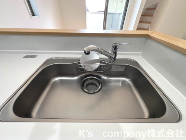 藤沢市辻堂東海岸1丁目　新築戸建　1号棟のキッチン|ステンレス製のシンクは耐久性がございます♪