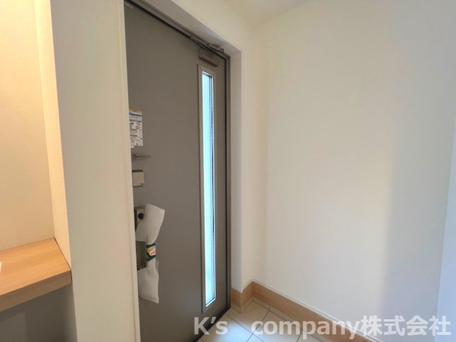 藤沢市辻堂東海岸1丁目　新築戸建　1号棟の玄関|シンプルな玄関スペース☆