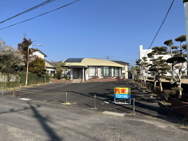 串間市役所そば　歯科医院跡の外観