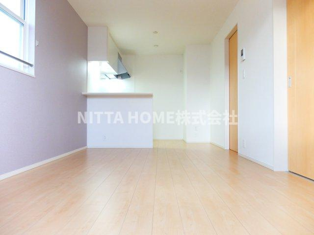 フレーシュの洋室|きれいな色のフローリング(#^^#)