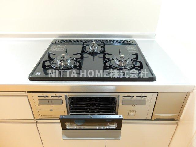 フレーシュのキッチン|３口コンロ＆グリル付き☆お料理好きの方にも◎