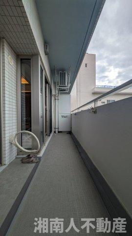 シーサイド片瀬江ノ島のバルコニー|暖かな日差しのふりそそぐバルコニー