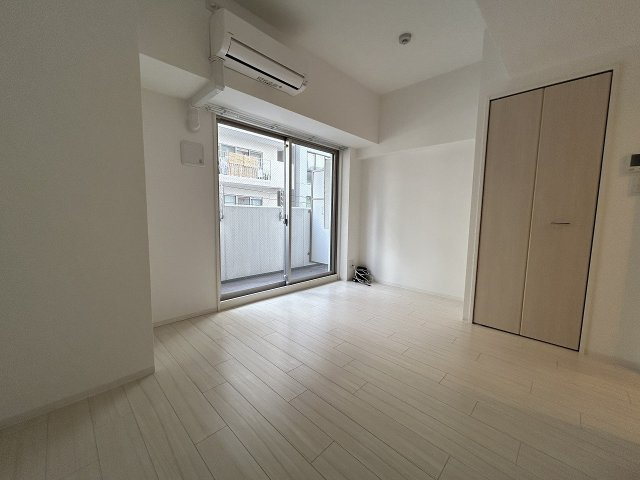 Ｍ・ＣＯＵＲＴ靭公園の居間・リビング