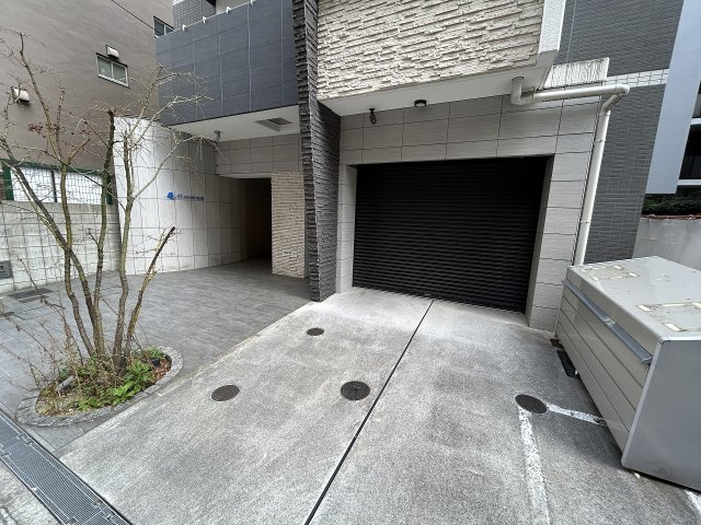 Ｍ・ＣＯＵＲＴ靭公園のエントランス