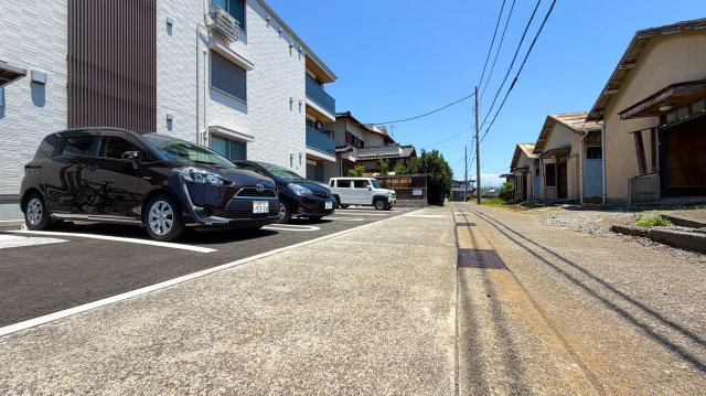 D-Crinum 若葉町の駐車場