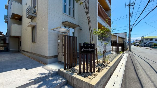 D-Crinum 若葉町のエントランス