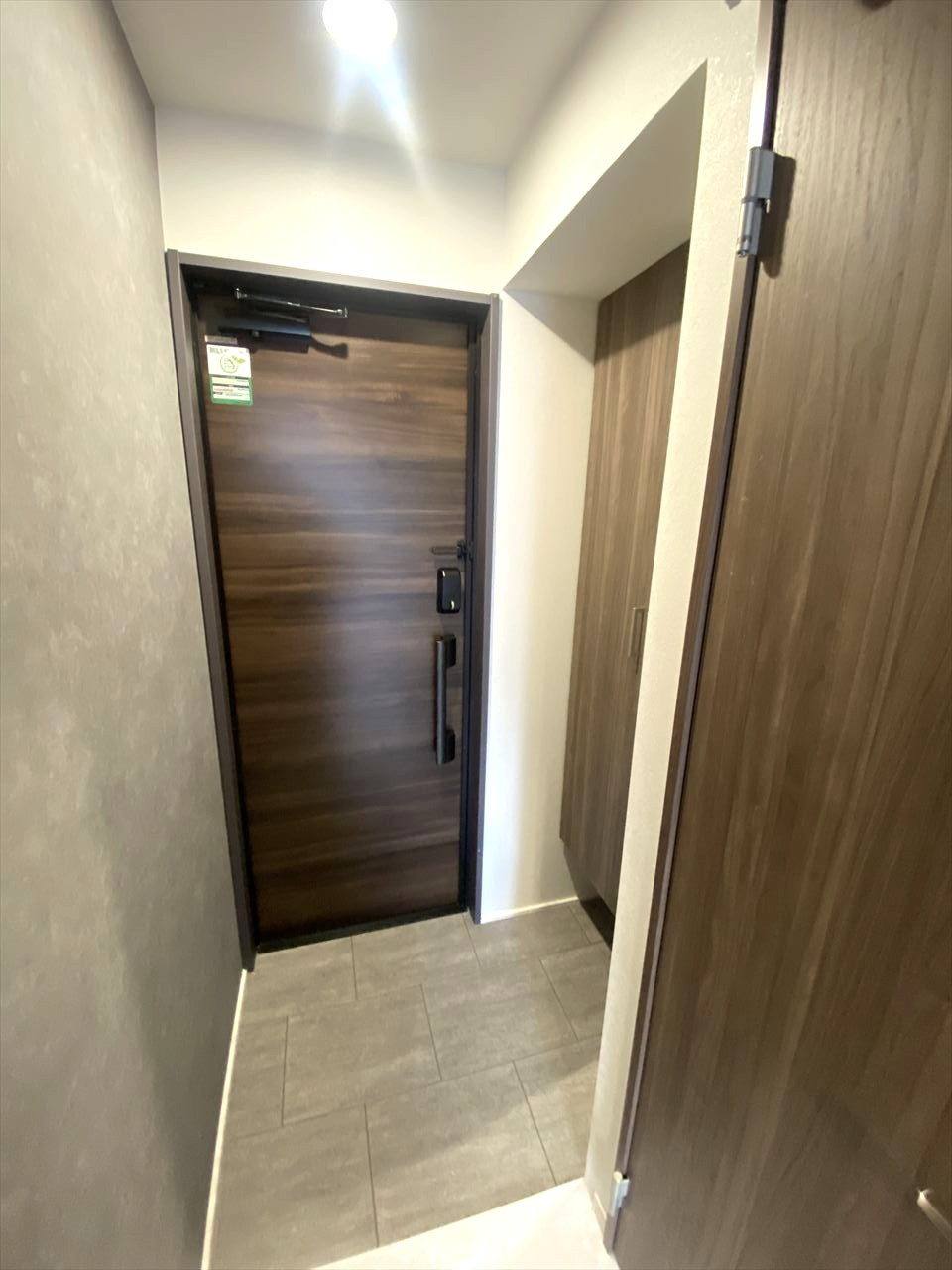 グレイスガーデンAの玄関