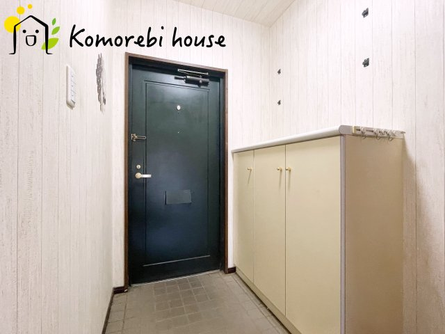 藤和シティコープ伊奈の玄関|落ち着いた玄関です