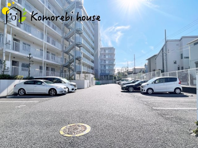 藤和シティコープ伊奈の駐車場|駐車場の用意があります