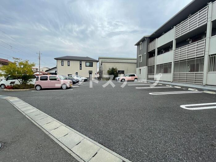 カーサ丸山の駐車場|高崎、前橋エリアのお部屋探しはエンドスケープまで！お客様の理想お聞かせ下さい♪