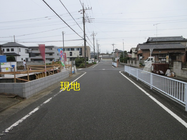 【仲介手数料無料】新築戸建　深谷市東方町4-20-28（全1棟）の前面道路含む現地写真