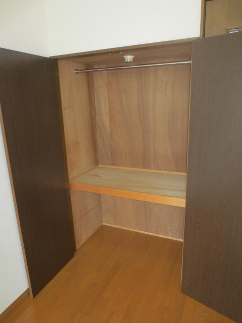 西山ハイツの収納
