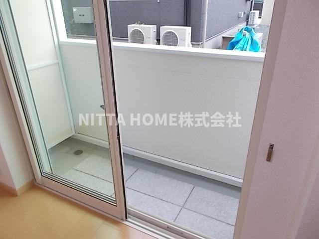 グリーン・テーブルのバルコニー|バルコニー付きのお部屋です♪