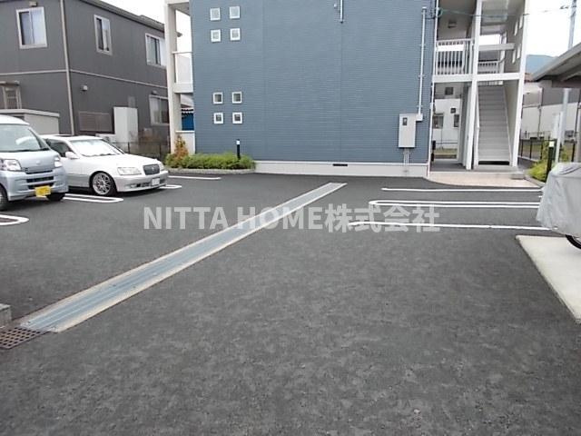 グリーン・テーブルの駐車場|敷地内に駐車場があります！