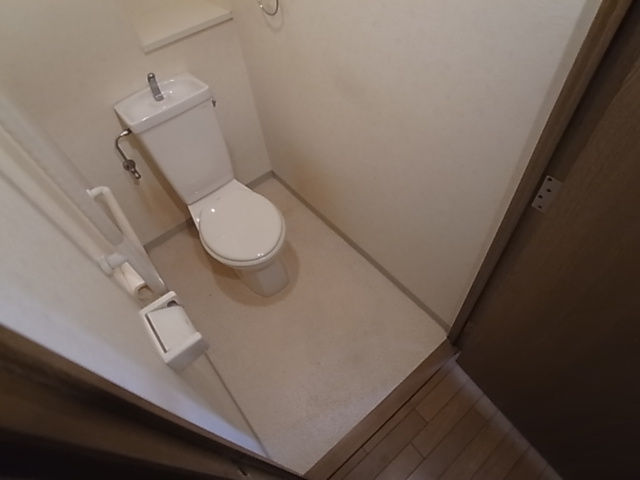 神戸市兵庫区駅南通３丁目の賃貸マンションのトイレ