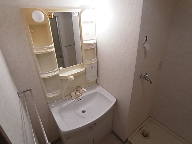 神戸市兵庫区駅南通３丁目の賃貸マンションの洗面所
