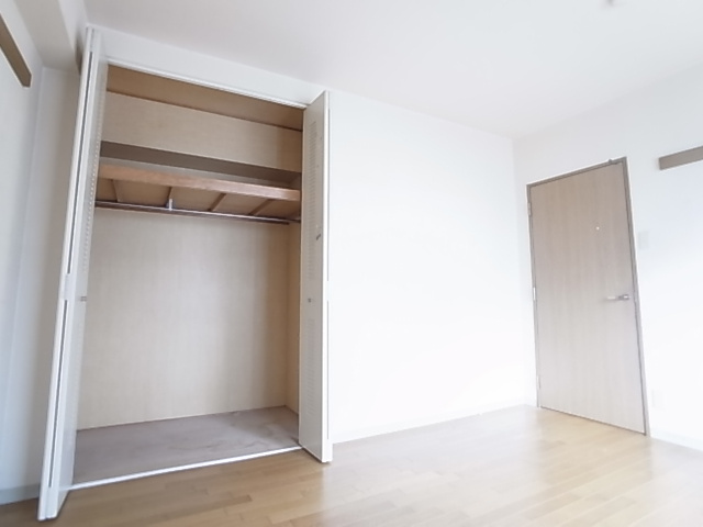 神戸市兵庫区駅南通３丁目の賃貸マンションの収納