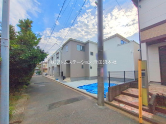 【前面道路含む現地写真】