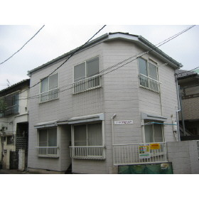 階段を挟んで４部屋