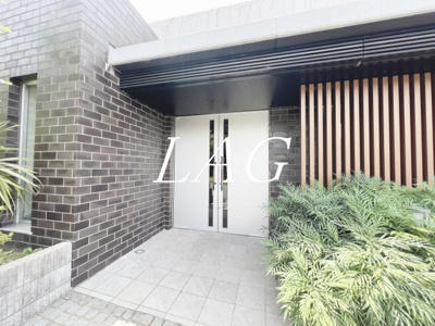 【エントランス】 | ザ・テラスコート英 | エントランスです。