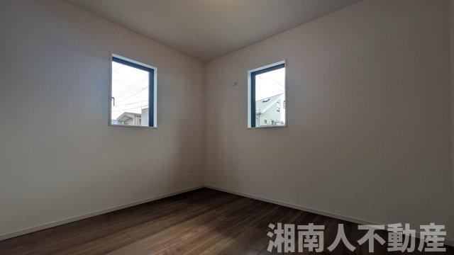 藤沢市片瀬海岸３丁目２３９２－２３４新築戸建ての洋室|個人の部屋や寝室として使える洋室です
