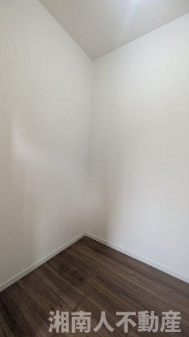 藤沢市片瀬海岸３丁目２３９２－２３４新築戸建ての洋室|スタンダードな洋室です