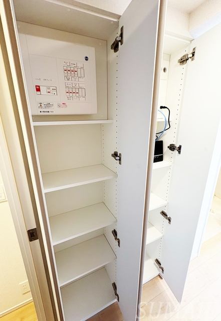 リーフシティ市川　ザ・レジデンスの玄関|シューズボックスです☆