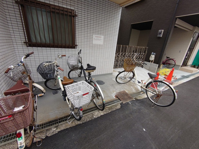 【駐車場】 | ハイツフローレス | 敷地内駐輪場です。