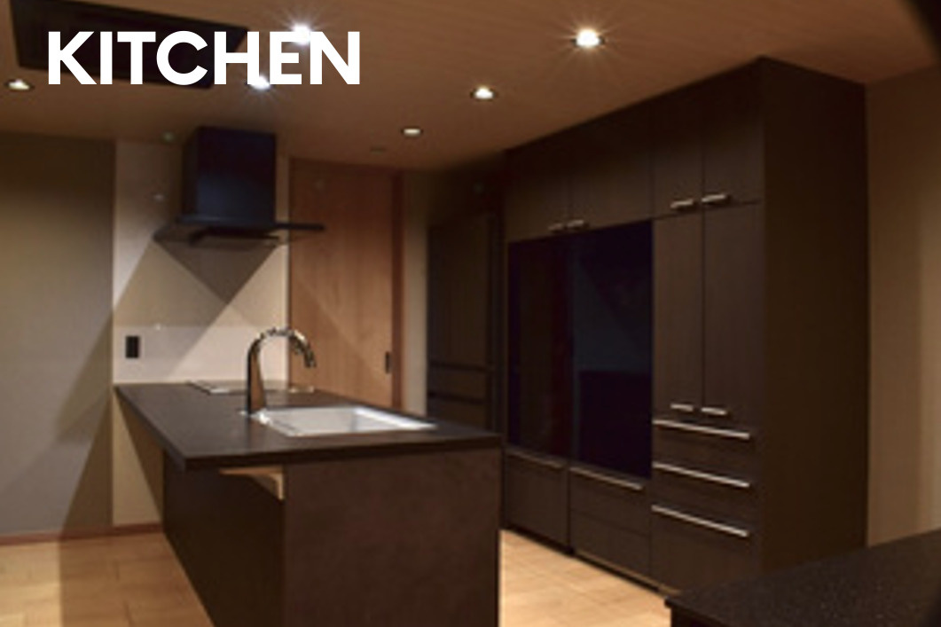 中古/新座市大和田5丁目のキッチン|収納豊富、多機能なシックでおしゃれなキッチンです！