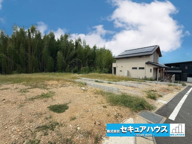 【同施工物件ご案内可能】東海市名和町南三宅山　全3棟　の前面道路含む現地写真|事前予約にて現地ご見学いただけます！お気軽にお問い合わせください♪
■株式会社　セキュアハウス■
住宅ローンに強く、知識、経験豊富なスタッフ在籍
お客様に寄り添い、ご成約後もサポート致します