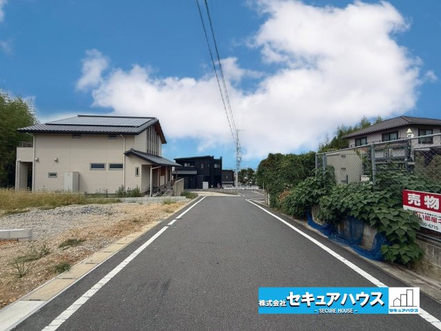 【同施工物件ご案内可能】東海市名和町南三宅山　全3棟　の前面道路含む現地写真|事前予約にて現地ご見学いただけます！お気軽にお問い合わせください♪
■株式会社　セキュアハウス■
住宅ローンに強く、知識、経験豊富なスタッフ在籍
お客様に寄り添い、ご成約後もサポート致します。