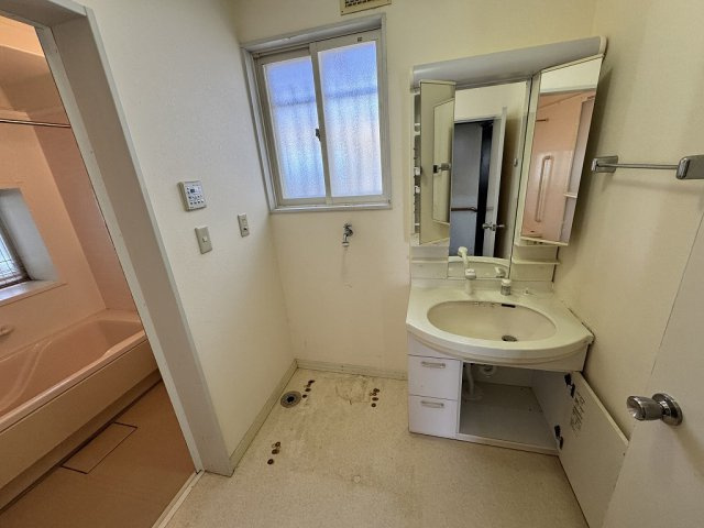 丹波島1丁目中古住宅の洗面所