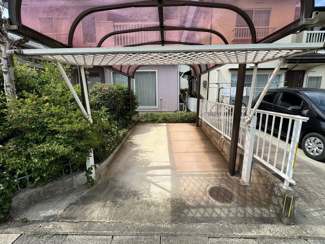 丹波島1丁目中古住宅の駐車場