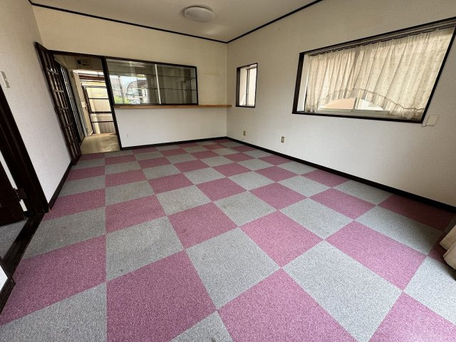 丹波島1丁目中古住宅の居間・リビング