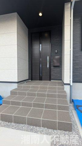 藤沢市片瀬海岸３丁目２３９２－２３４新築戸建ての玄関|きれいな玄関です