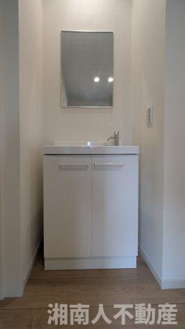 藤沢市片瀬海岸３丁目２３９２－２３４新築戸建ての独立洗面台|独立洗面台で身支度をすべて済ませてしまいましょう