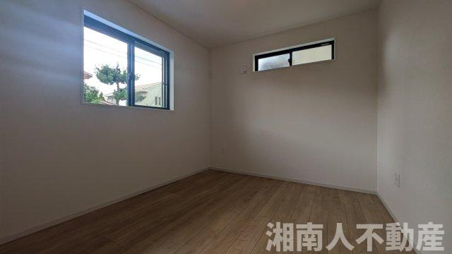 藤沢市片瀬海岸３丁目２３９２－２３４新築戸建ての洋室|コンパクトで使いやすい洋室です