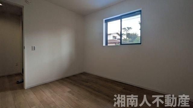 藤沢市片瀬海岸３丁目２３９２－２３４新築戸建ての洋室|スタンダードな洋室です