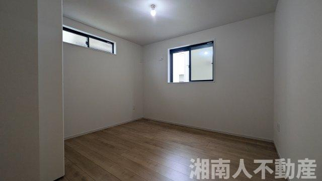 藤沢市片瀬海岸３丁目２３９２－２３４新築戸建ての洋室|落ち着いた色調の洋室です